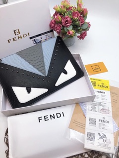 Fendi Clutch 🎀🎀🎀