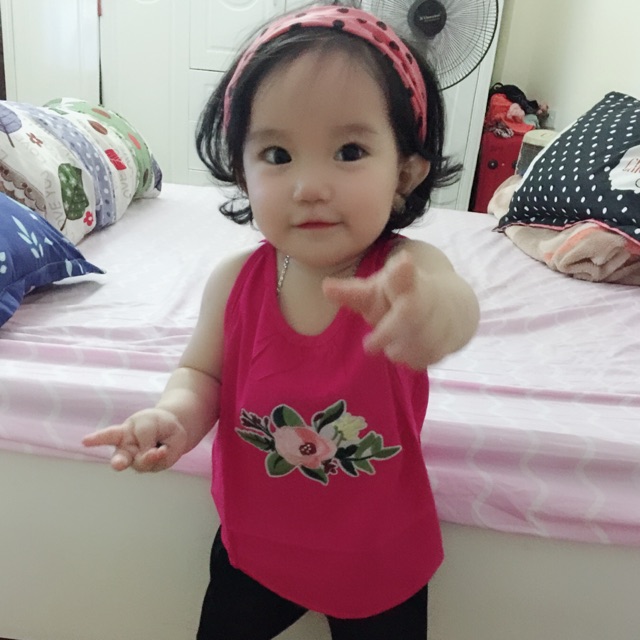 Bộ lanh yếm đào cho bé