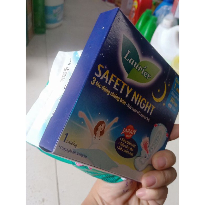 (tặng thêm 6 miếng)Bịch 6 gói băng vệ sinh Laurier mỏng siêu thấm .