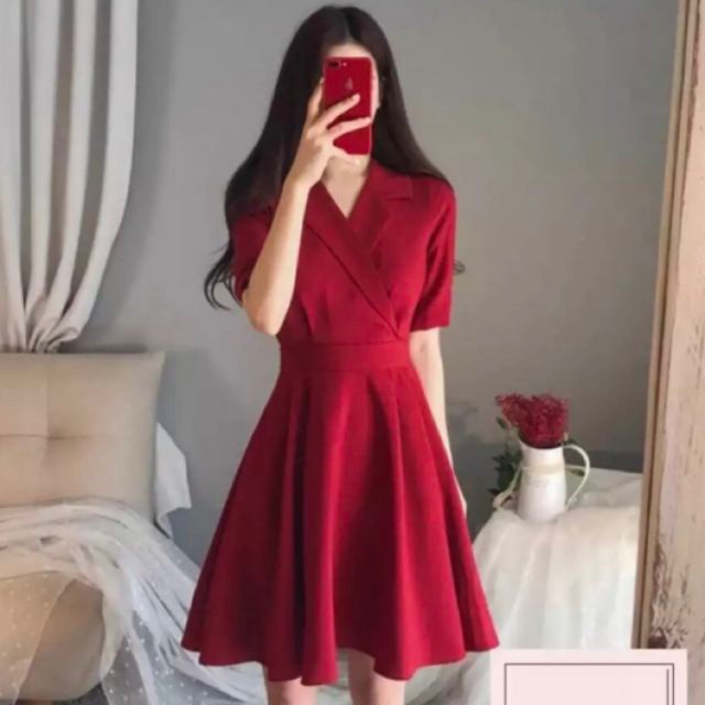 Đầm đỏ cổ vest đẳng cấp