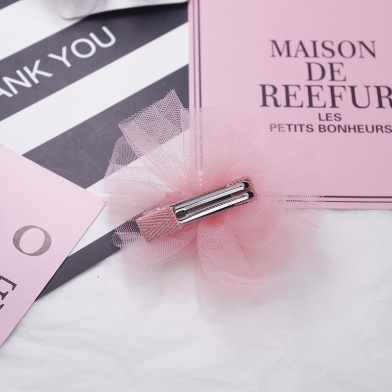 Cài tóc cho bé vương miện