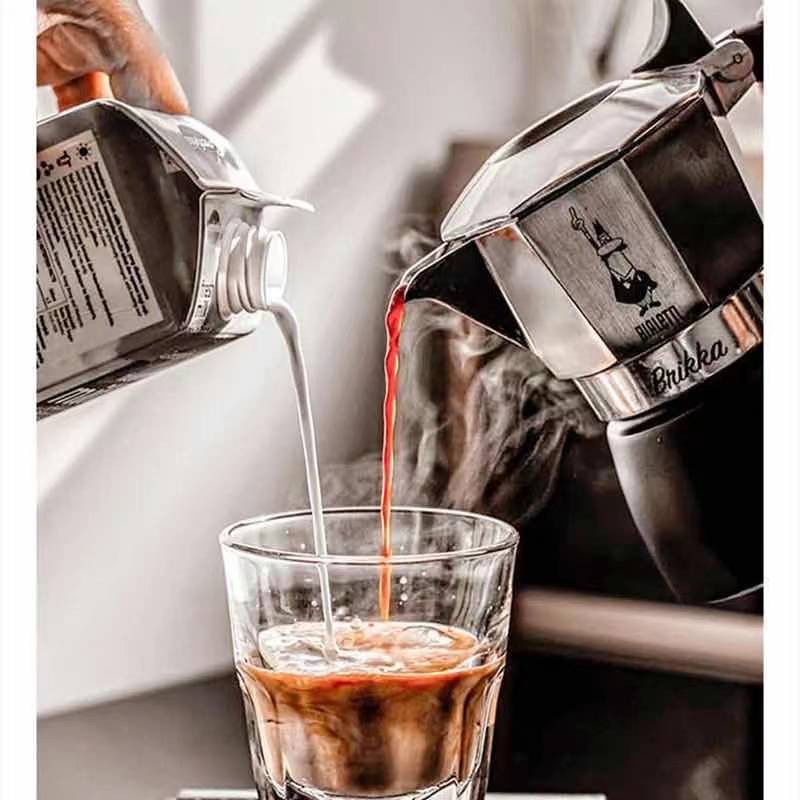 Ấm Moka Bialetti Brikka 2 cup (Phiên bản 2020 mới) với van áp suất độc quyền | Made in Romania