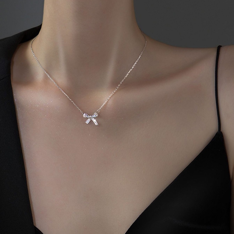 vòng cổ nữ hình nơ đính đá màu bạc cực xinh