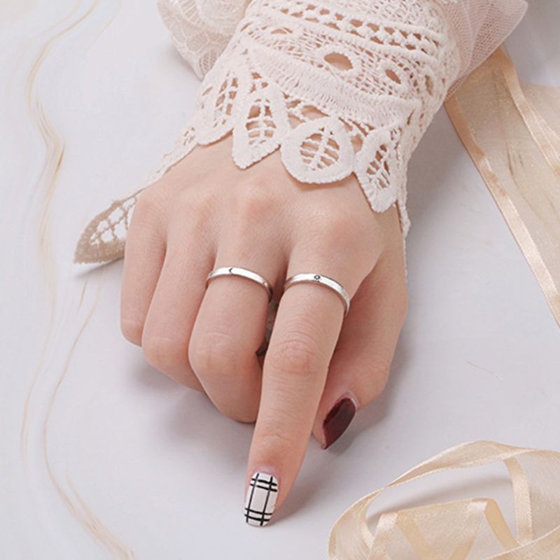 Nhẫn Cặp Đôi Hình Mặt Trăng Và Mặt Trời
