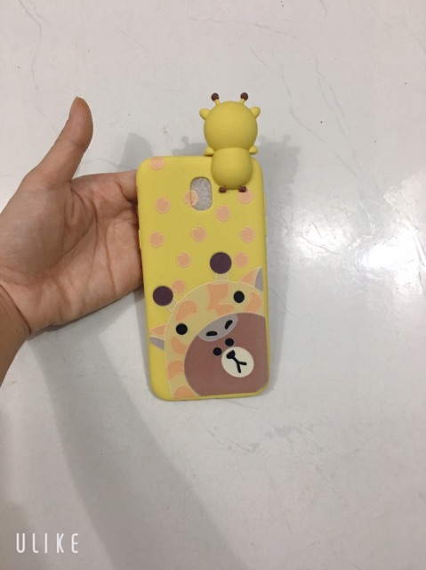 Ốp lưng sam sung J5 Pro, J5Pro Cao su gấu nền vàng