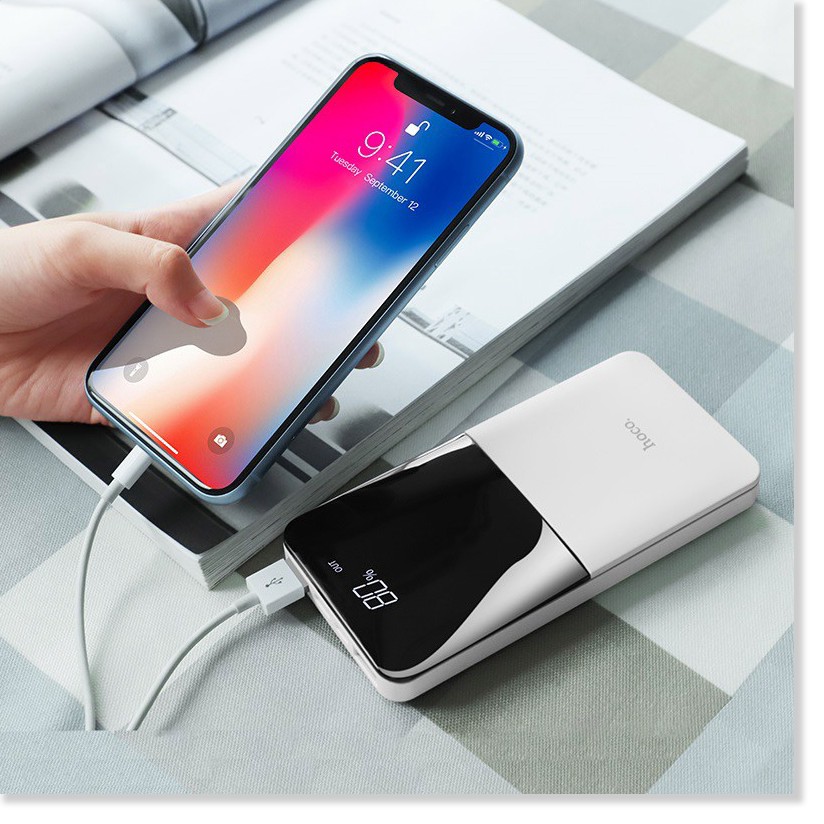 Pin sạc dự phòng Hoco J42 10.000 mAh sạc được 2 thiết bị cùng lúc, màn hinh hiển thị thông số, đầu vào Micro-USB/Type-C