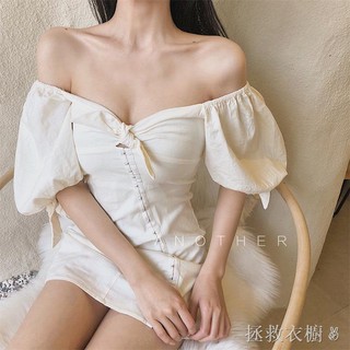 Váy tay phồng phong cách retro pháo