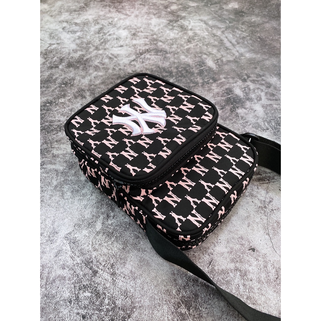 Túi đeo chéo nam nữ B210 MLB MONOGRAM RAINBOW MINI BAG - đen in vàng hồng