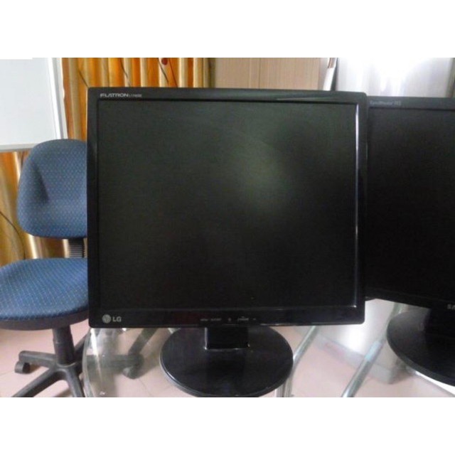 Màn hình giá rẻ 24inch 22inch 20inch 19inch 17inch 16inch 15inch siêu đẹp kèm đủ dây cáp vga và dây nguồn