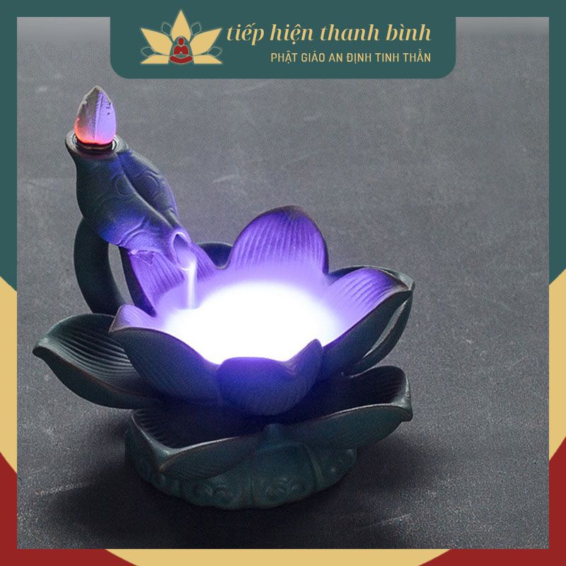 Thác Khói Trầm Hương Hoa Sen Lục Lam Đèn LED Gốm Sứ Cao Cấp