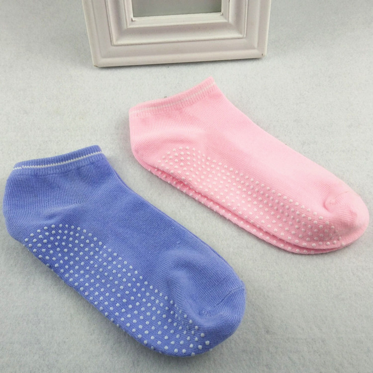 Set 4 đôi vớ cotton có chấm cao su chống trượt cao đến mắt cá chân thích hợp cho tập yoga/pilates/thể dục thể thao