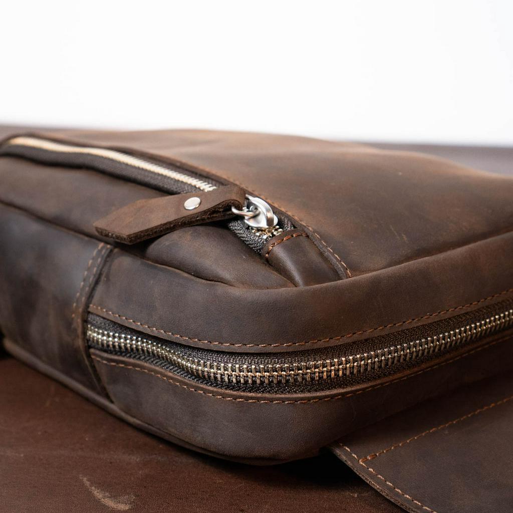 Túi đeo chéo da bò thật, da nhập khẩu cao cấp Basic nâu đen - Manuk Leather design