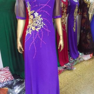Đầm dạ hội trung niên.