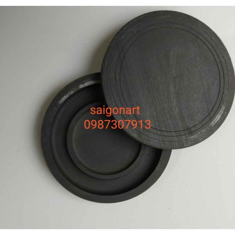 Mực Tàu và Cọ Vẽ Thư Pháp, Nghiêm Mực