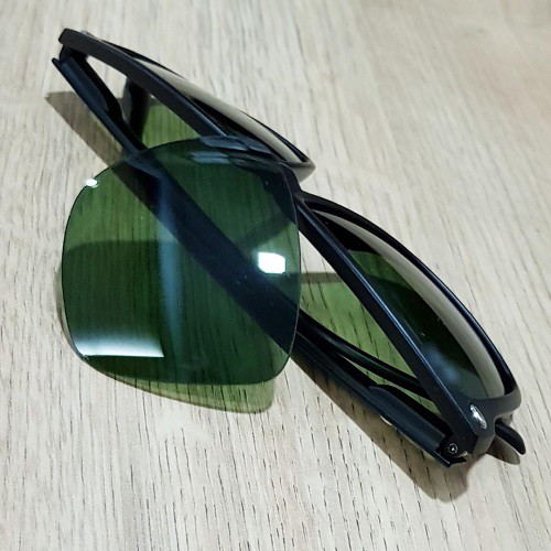 Kính Mắt Tròng Thủy Tinh Màu Rêu Gọng Đen Bóng Gọng Phom Hình Chữ Nhật