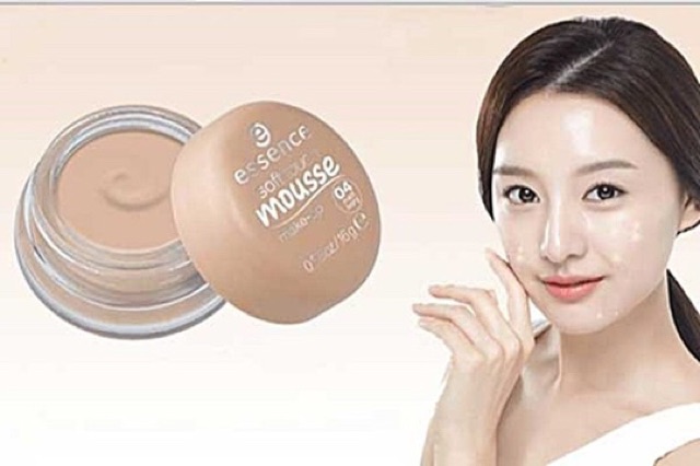 Phấn Tươi Đức Essence Soft Touch Mousse Make-up (Hàng xách tay)