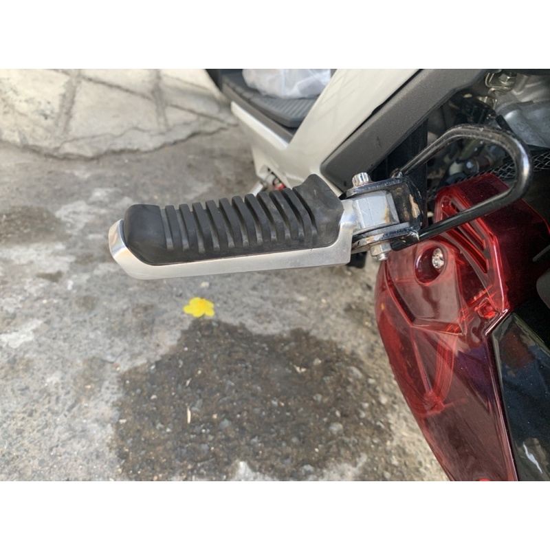 gác chân sau suzuki thailand, suzuki hayate( 2 bên)