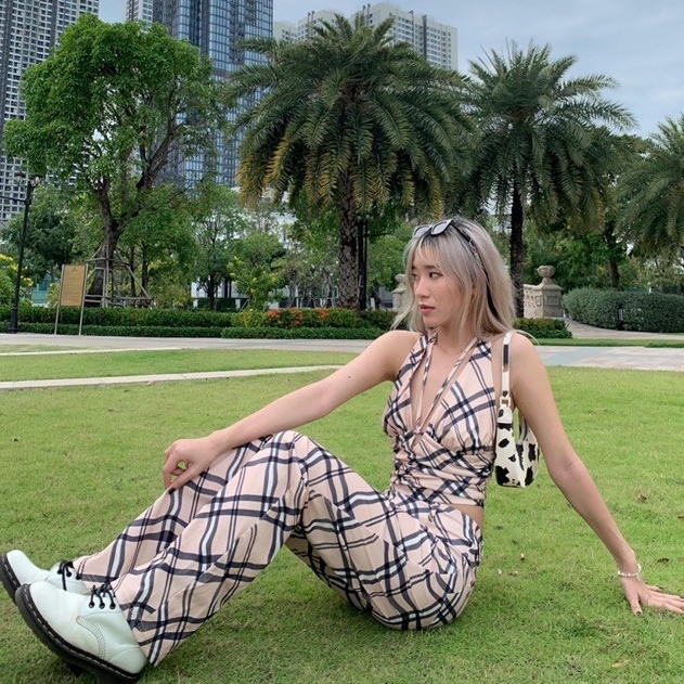 Set đồ caro nữ, quần ống suông lưng cao kèm áo yếm cột dây hở lưng