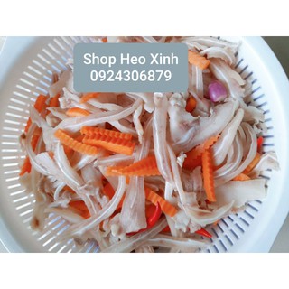 Tai heo ngâm chua ngọt