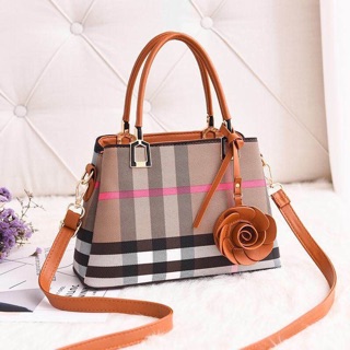 Túi Lyn hến kẻ size 24