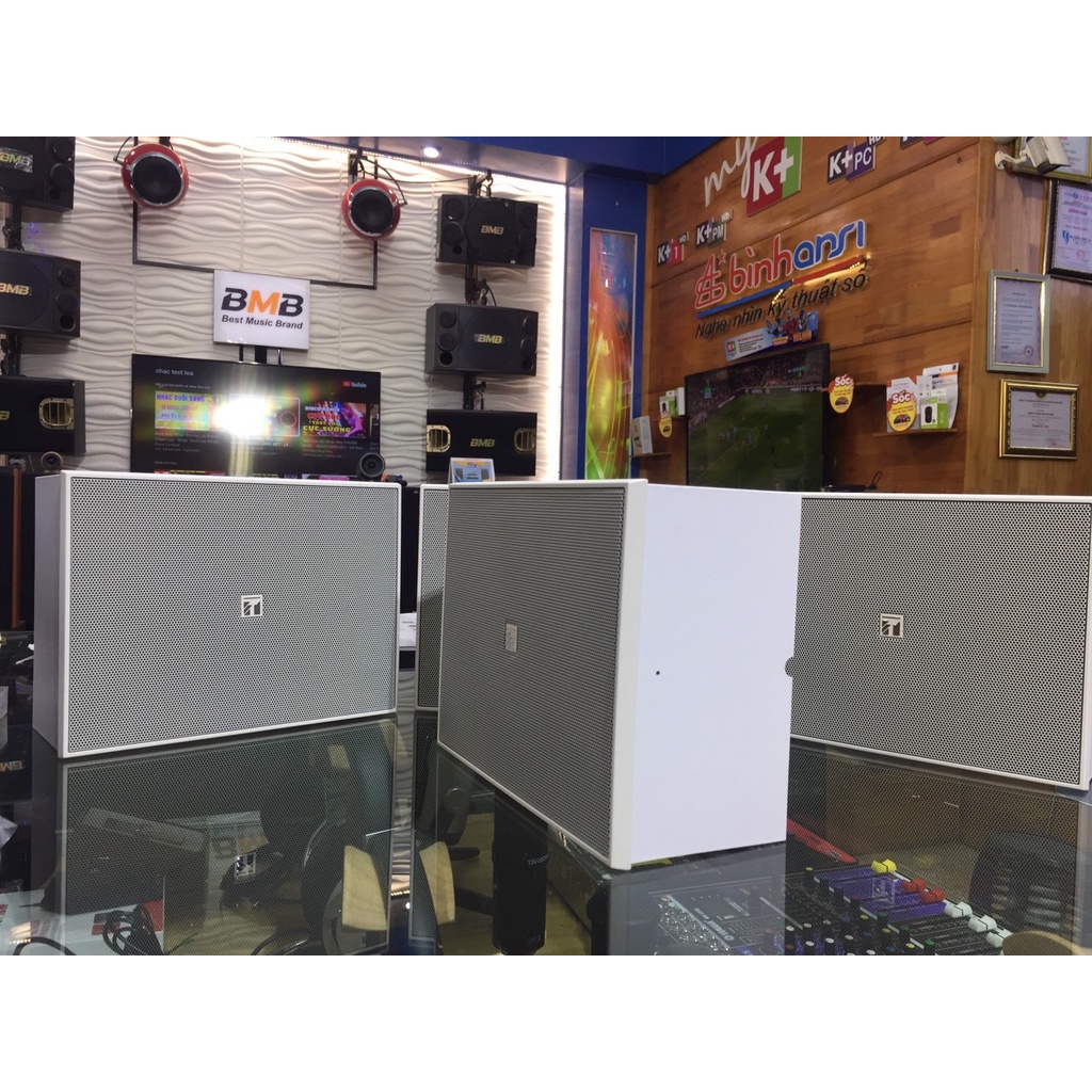 Loa hộp treo tường 6W: TOA BS-678