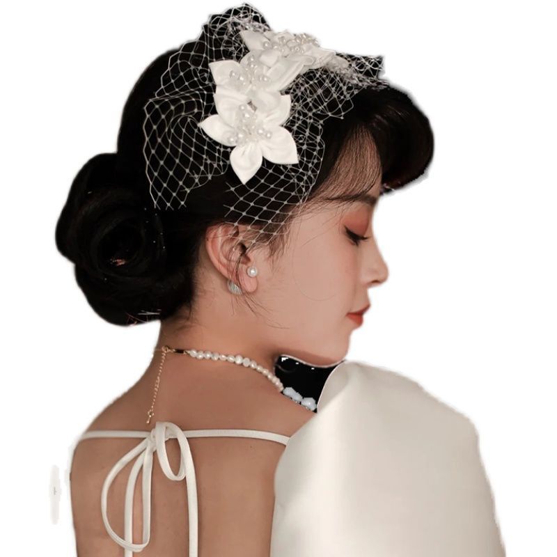 Mũ trùm đầu đính hoa phong cách Mori Retro 4.vn cho cô dâu