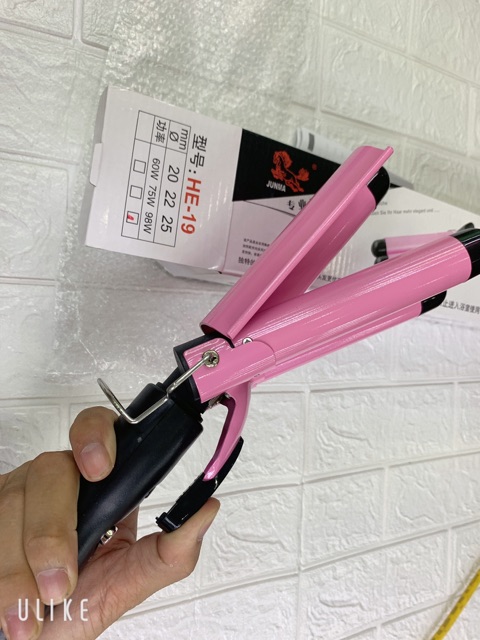 Máy uốn tóc chuyên nghiệp tiện lợi với 3 trục uốn dùng để uốn xoăn, uốn lọn gợn sóng tạo độ phòng cho tóc