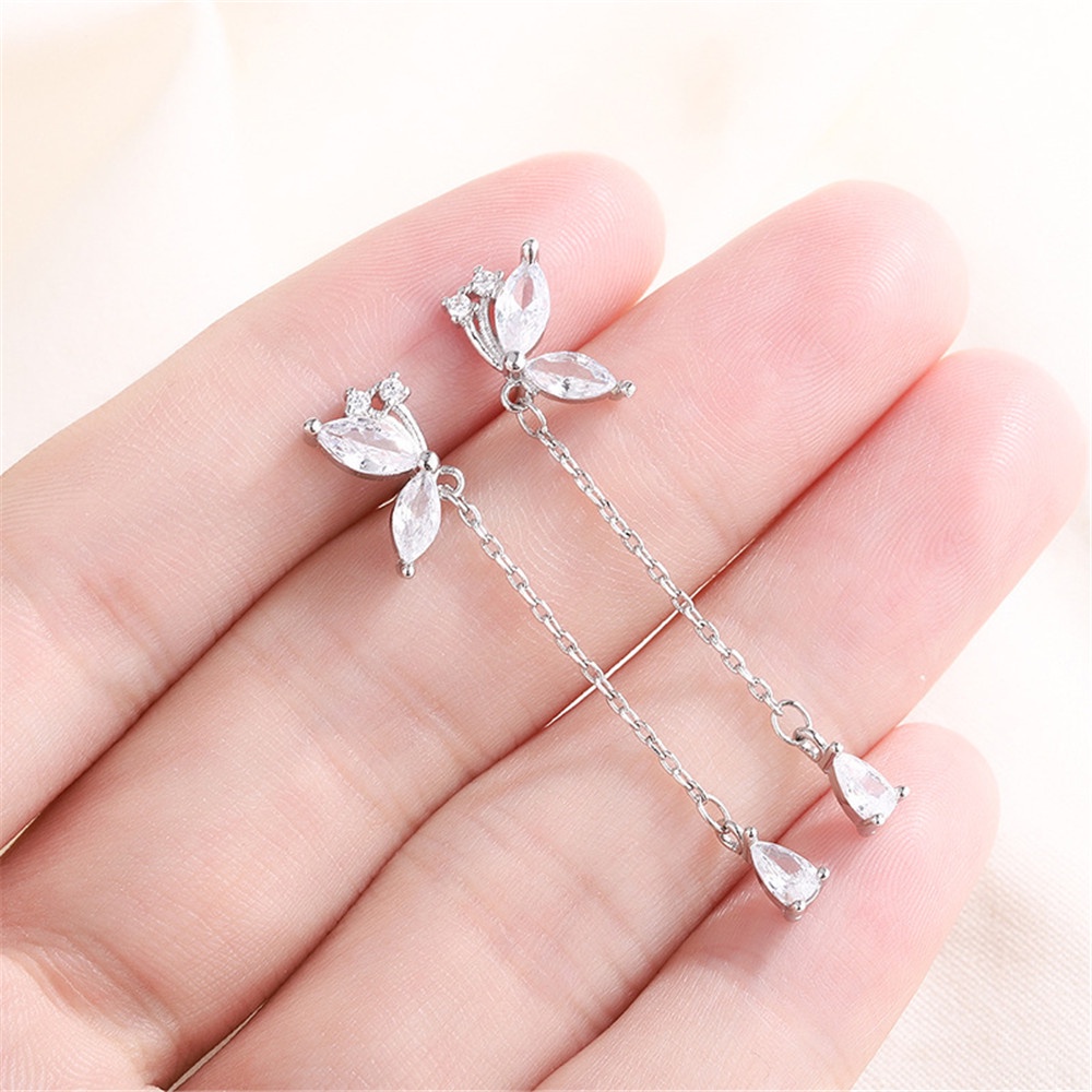 Đôi Khuyên Tai Dáng Dài Đính Bướm Pha Lê Xinh Xắn