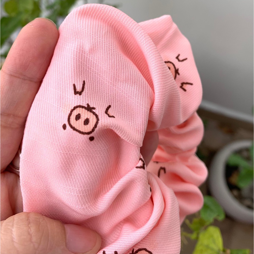 Cột tóc Scrunchies bò sữa chất đũi mịn mát