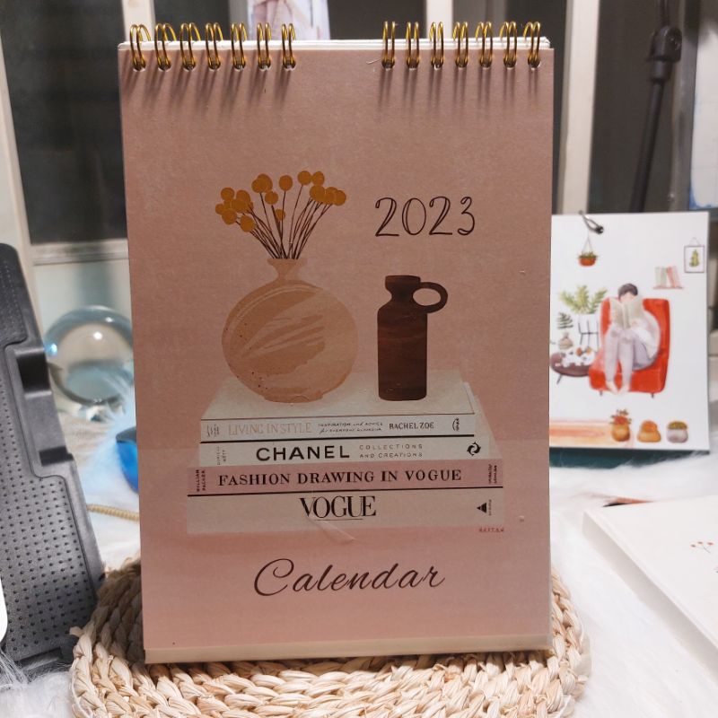Lịch để bàn 2023 mẫu Aesthetic khổ đứng 15 * 22 cm, giấy mỹ thuật đẹp | schepub handmade