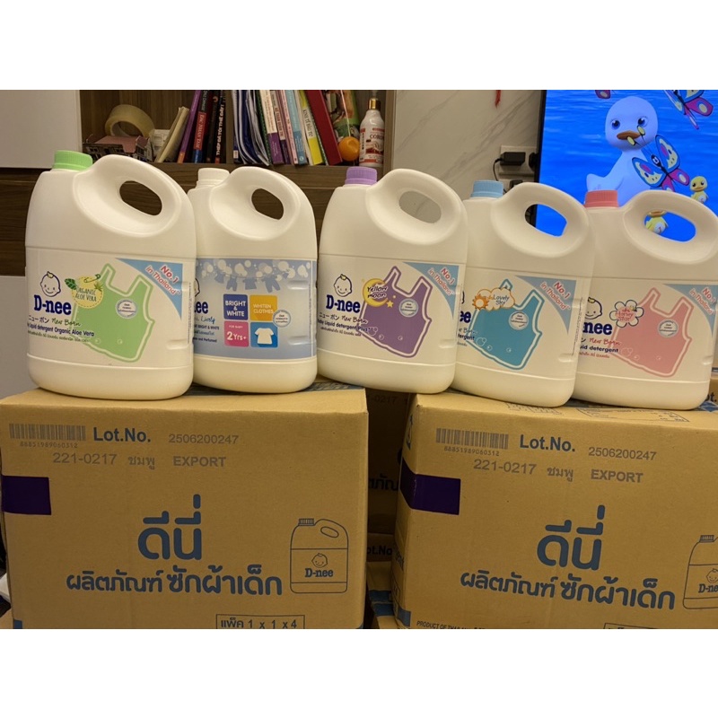 Nước giặt Dnee Thái Lan hàng nội địa can to 3000ml