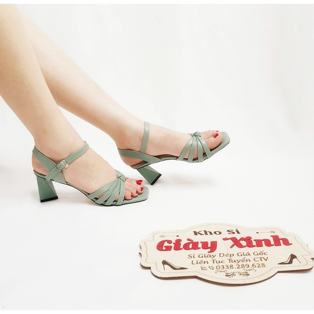 Giày sandal gót sơn chống xước