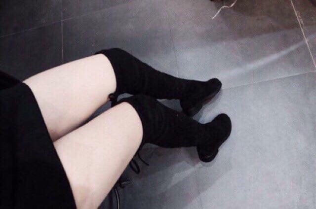 Bốt đùi nhung siêu xinh.