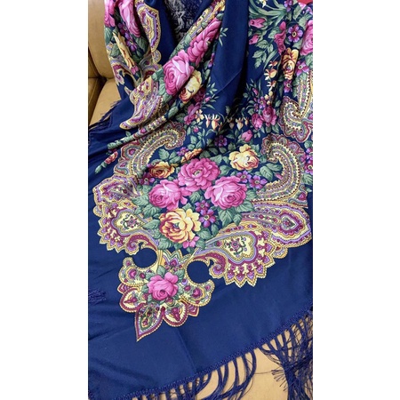 KHĂN VUÔNG TRUYỀN THỐNG NGA