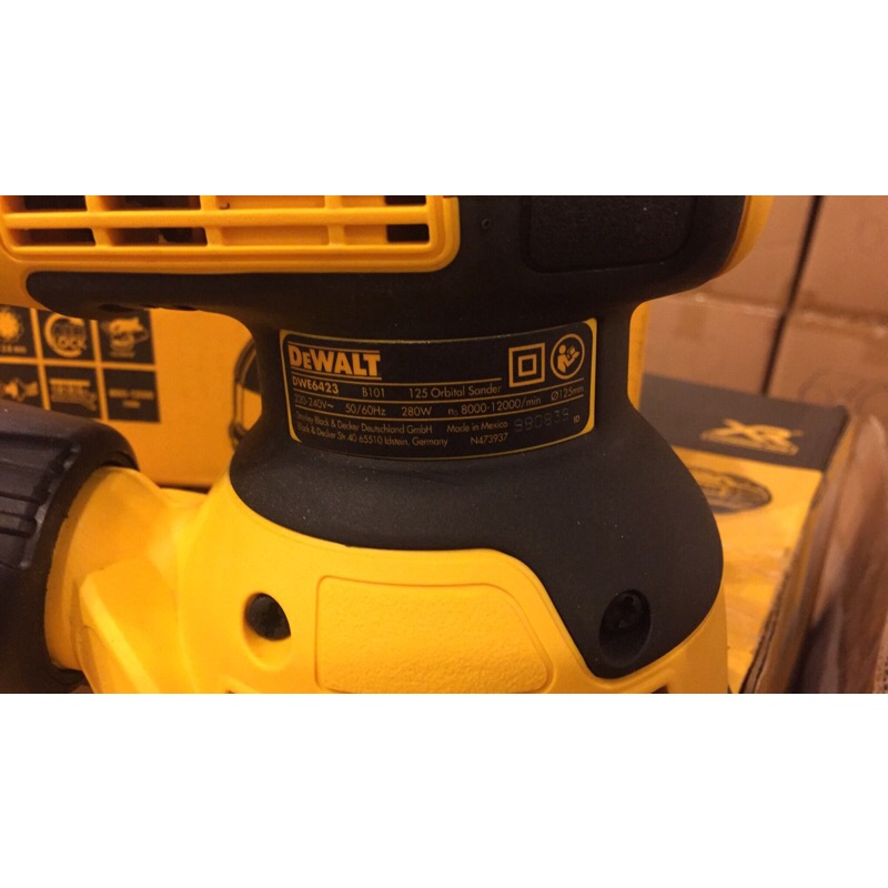 DEWALT máy chà nhám tròn DWE6423