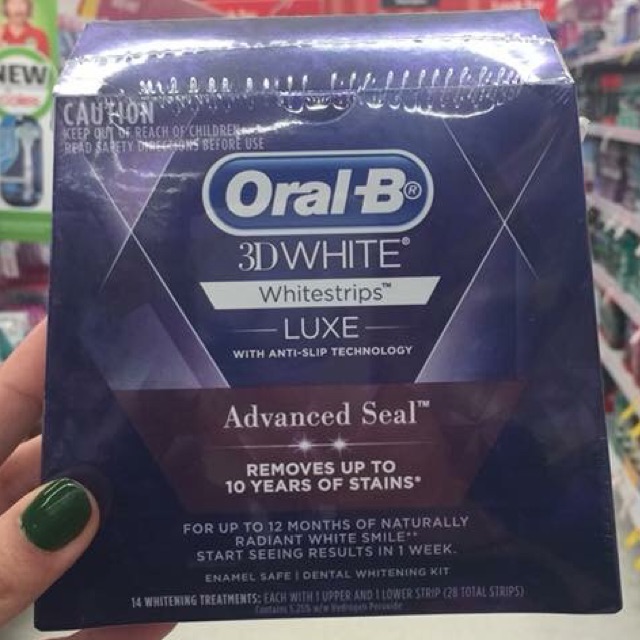Dán trắng răng Oral B 3D White