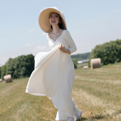 Áo CướI nhẹ sa tanh kiểu Pháp mẫu mới mùa xuân 2020 màu trắng đơn giản dài tay v-cổ áo siêu Cổ Tích sen dáng đi chụp màn
