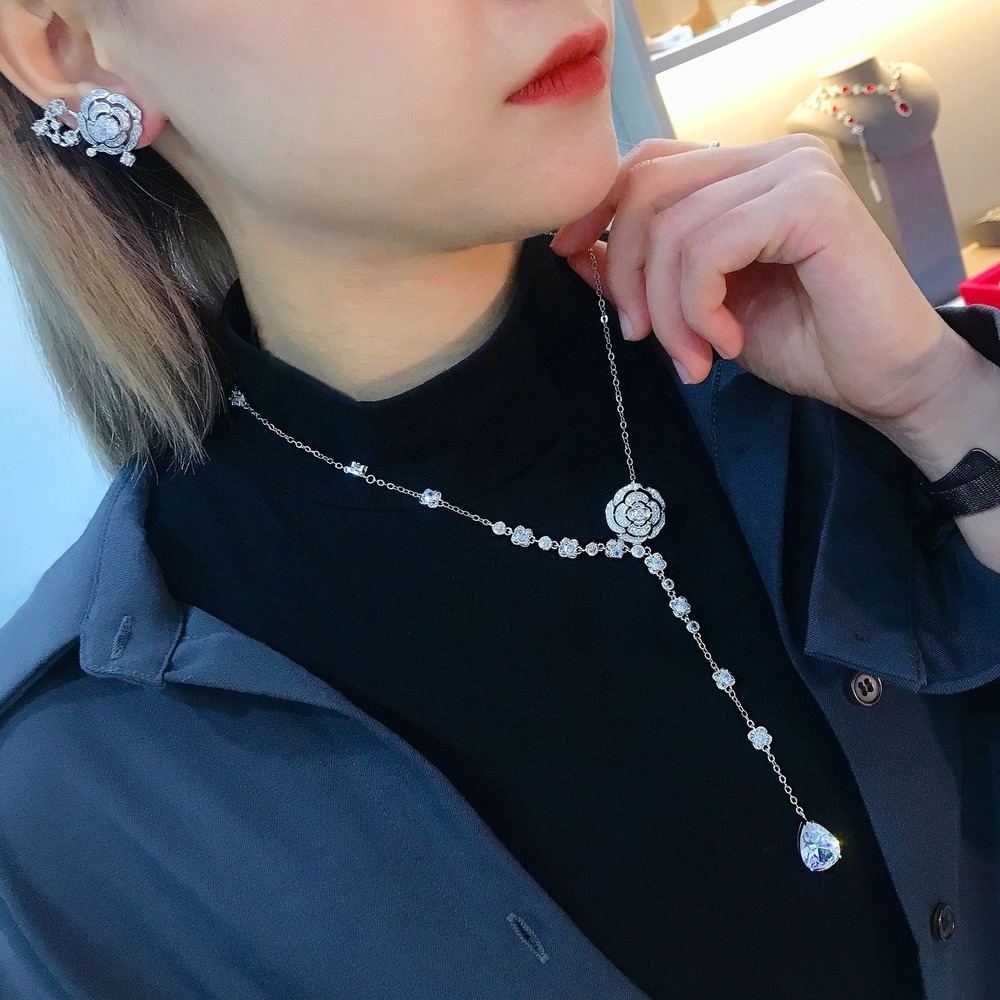 Bộ Trang Sức Vòng cổ / Vòng Tay / Khuyên Tai Hình Hoa Trà Nhỏ Thời Trang Sang Trọng