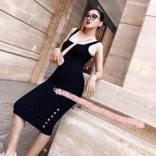 Body khoen cổ U