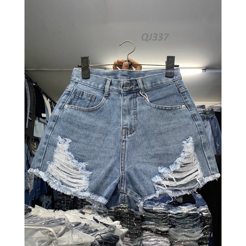 Quần đùi jeans cá tính kiểu rách hai bên QJ337