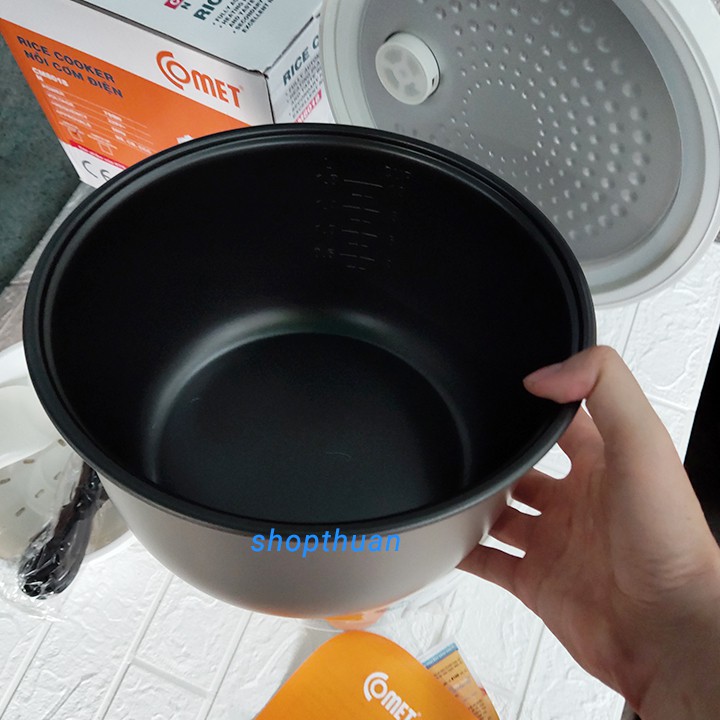 Nồi cơm điện Comet CM8018 1.8 lít nắp gài