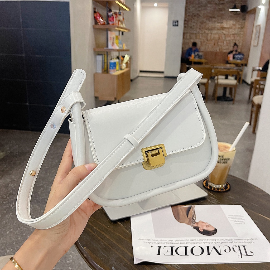 Túi đeo chéo khuy cài size 18cm 3 màu cực xinh