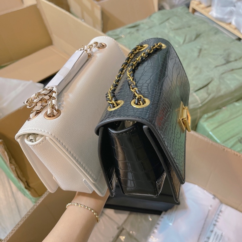 Túi Cnk nữ Dây xoắn khoá vuông size 22