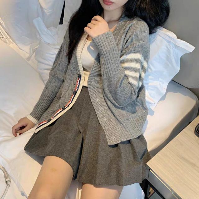 Áo len cardigan Thom Browne cao cấp