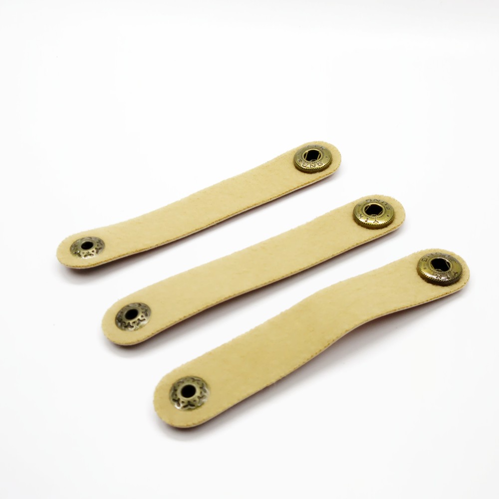 1 Pcs Portable USB Cable Cord Leather Winder Headphone Case Korean Headset Earphone Wire Desk Manager organizer