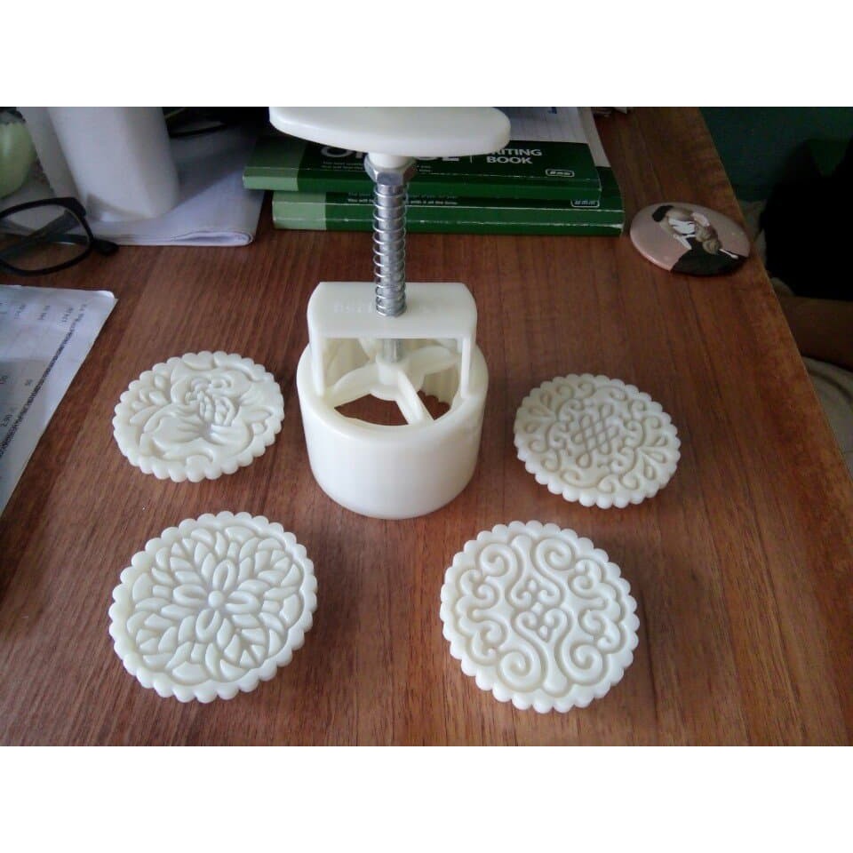 khuôn bánh trung thu 100g 4 mặt