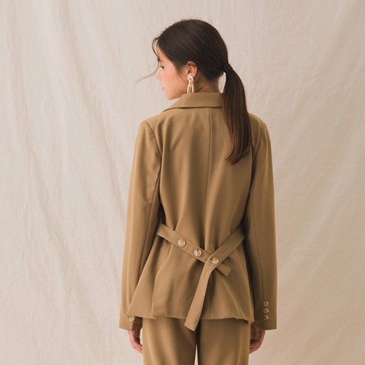 [Mã FAMALLT5 giảm 15% đơn 150k] Áo khoác blazer độn vai thanh lịch nữ Air Space 2031826006 | BigBuy360 - bigbuy360.vn