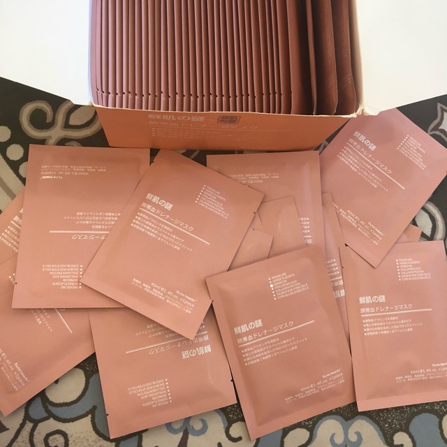 Mặt nạ hồng Rwine Beauty