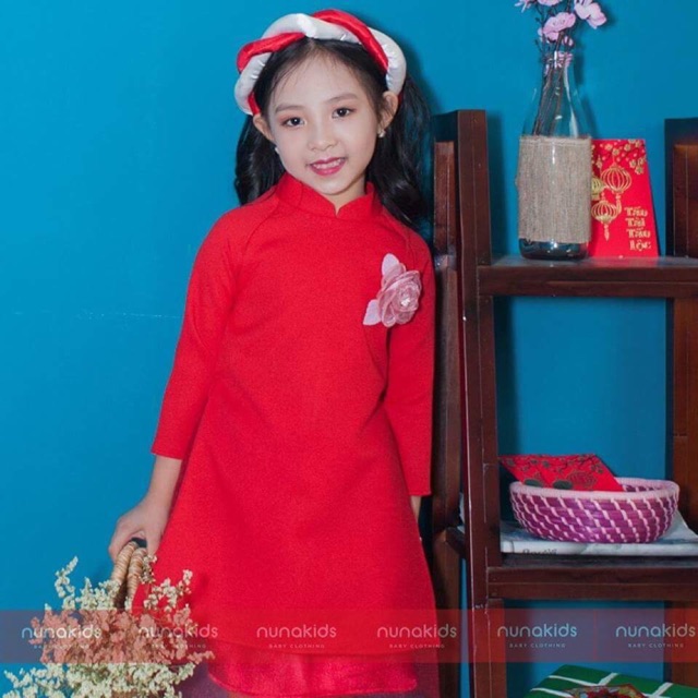 Áo dài lụa cách tân cho bé gái
