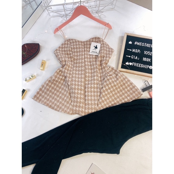 [Chuyên Sỉ] Set áo peplum và quần legging co dãn, lưng áo có khoá kéo.